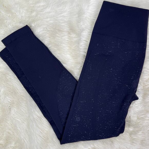 Lululemon Free To Flow 7/8 Tight Blue Tied White Legging Size 2 - Picture 5 of 10